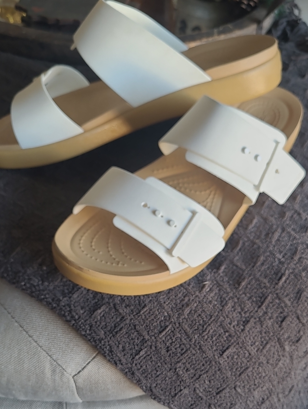 CROCS LiteRide White Double-Strap Slide Sandals with Tan Footbed. Size 9. Bin 8